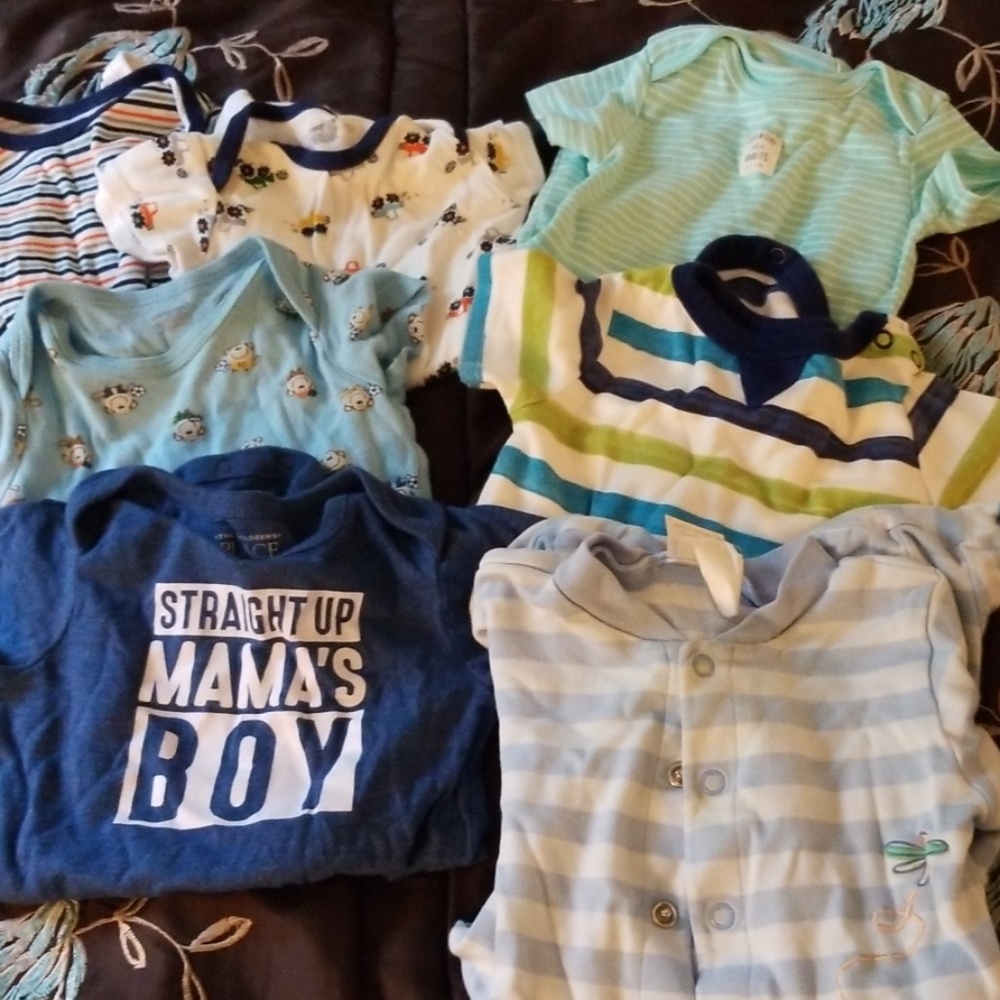 (6) 6-9 Month Onesies